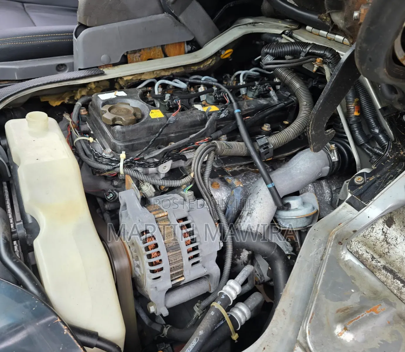Nissan Caravan (Urvan) 2012 Yellow
