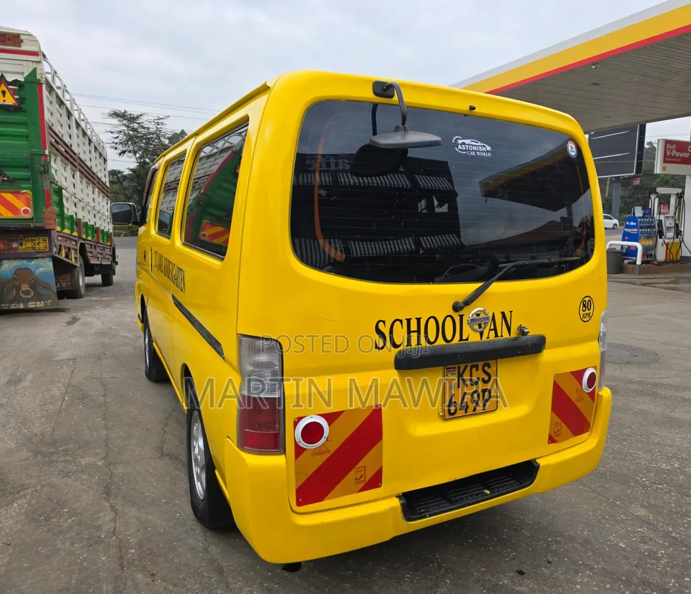 Nissan Caravan (Urvan) 2012 Yellow