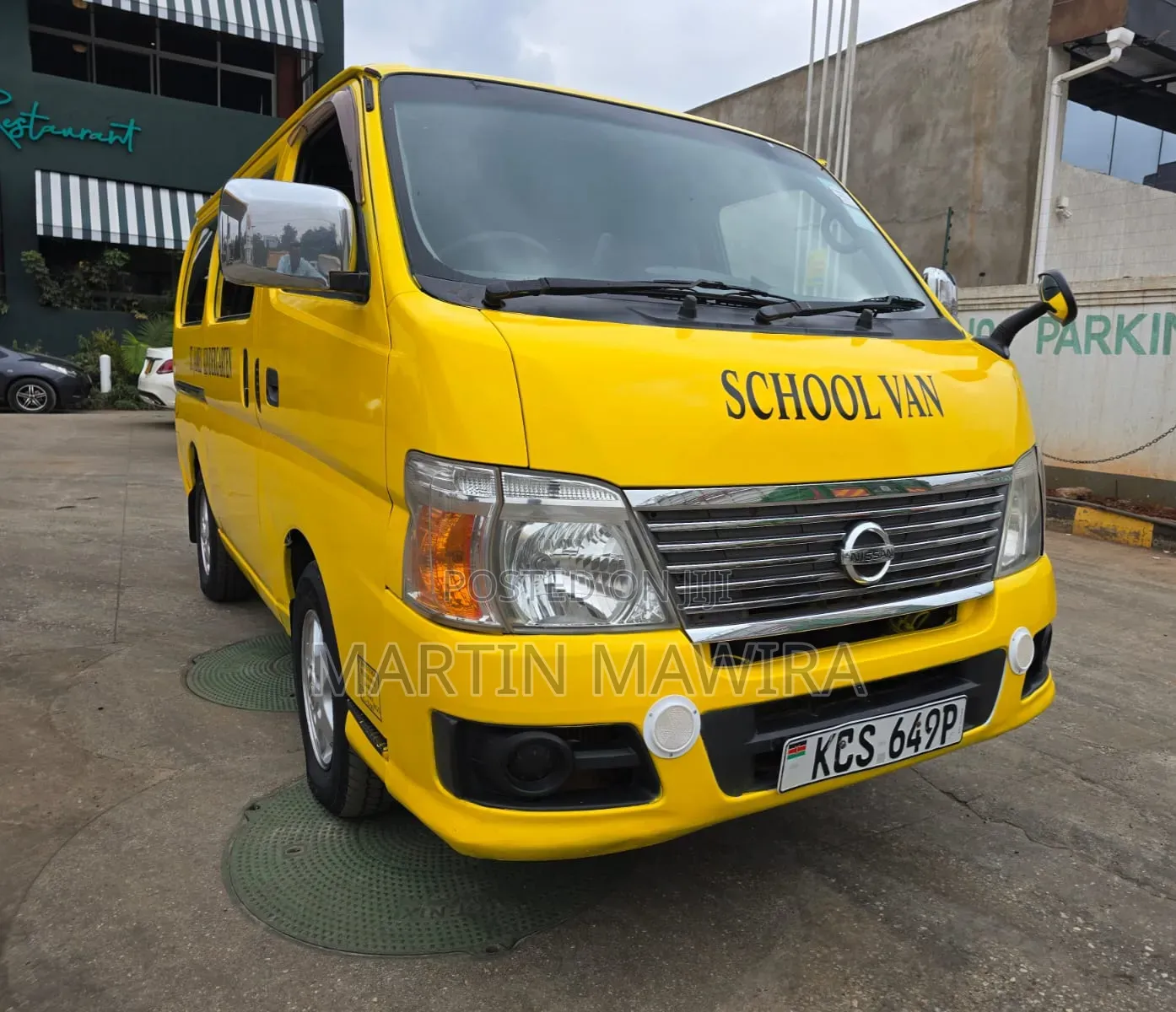 Nissan Caravan (Urvan) 2012 Yellow