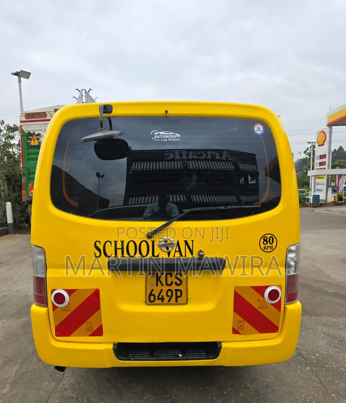 Nissan Caravan (Urvan) 2012 Yellow