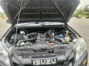 Isuzu D-MAX 2022 White
