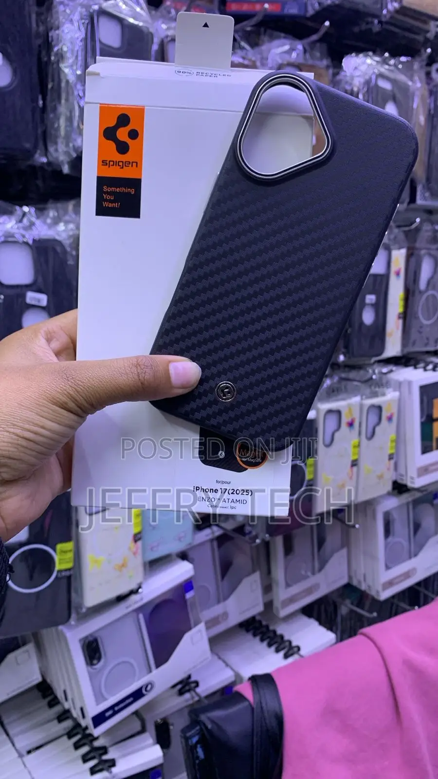 Blue Carbon-Fiber Magnetic Phone Case Designed for the iPhone 17 Air