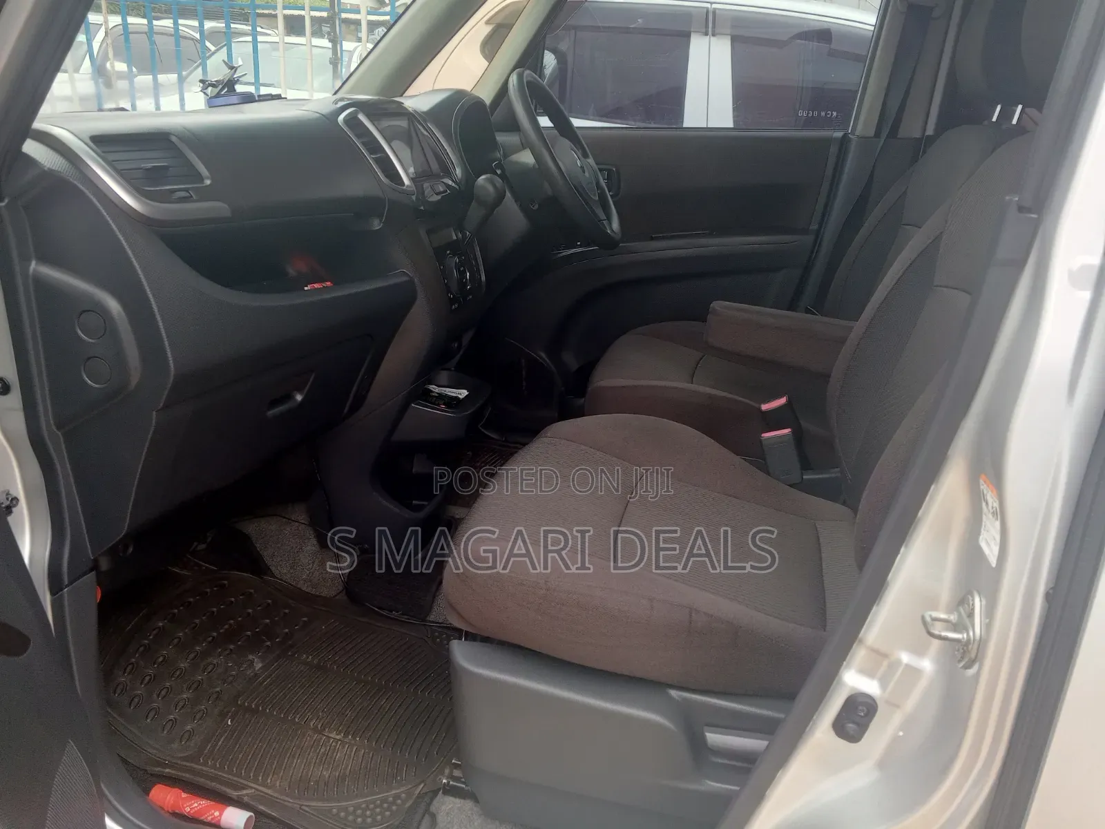 Mitsubishi Delica 2012 Silver