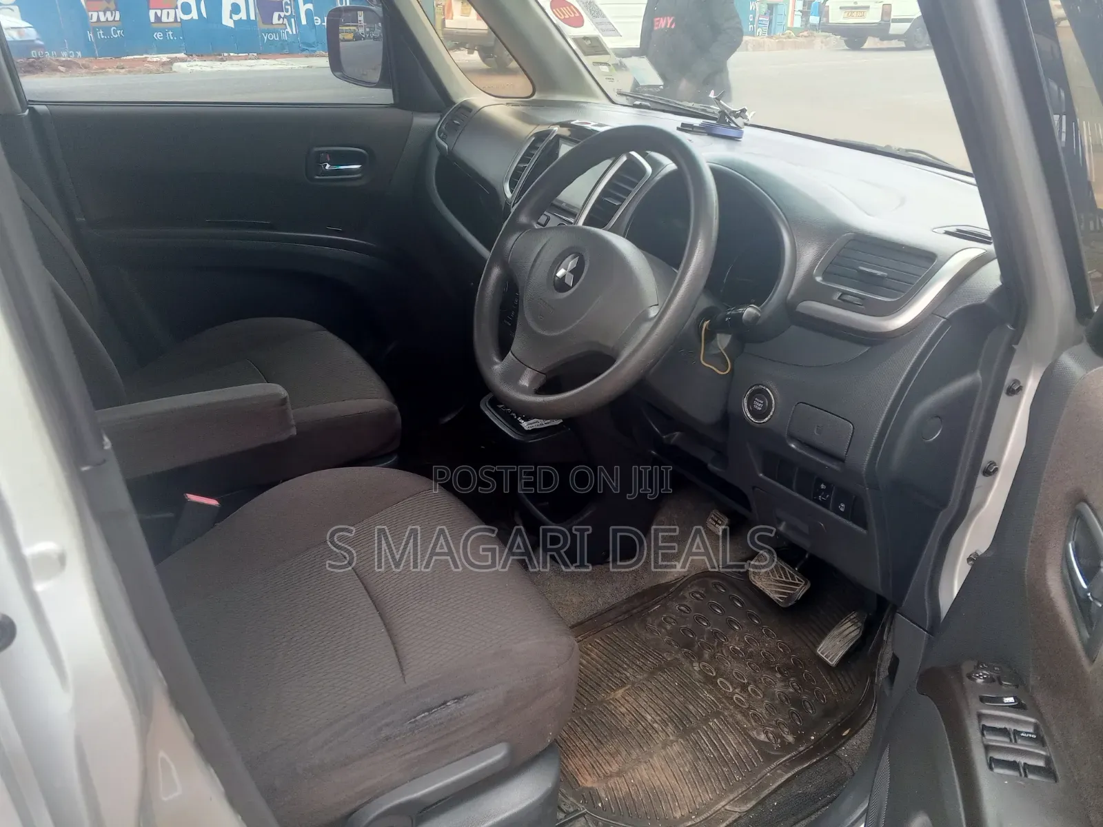 Mitsubishi Delica 2012 Silver