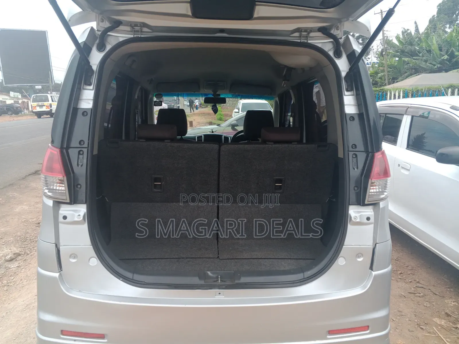 Mitsubishi Delica 2012 Silver