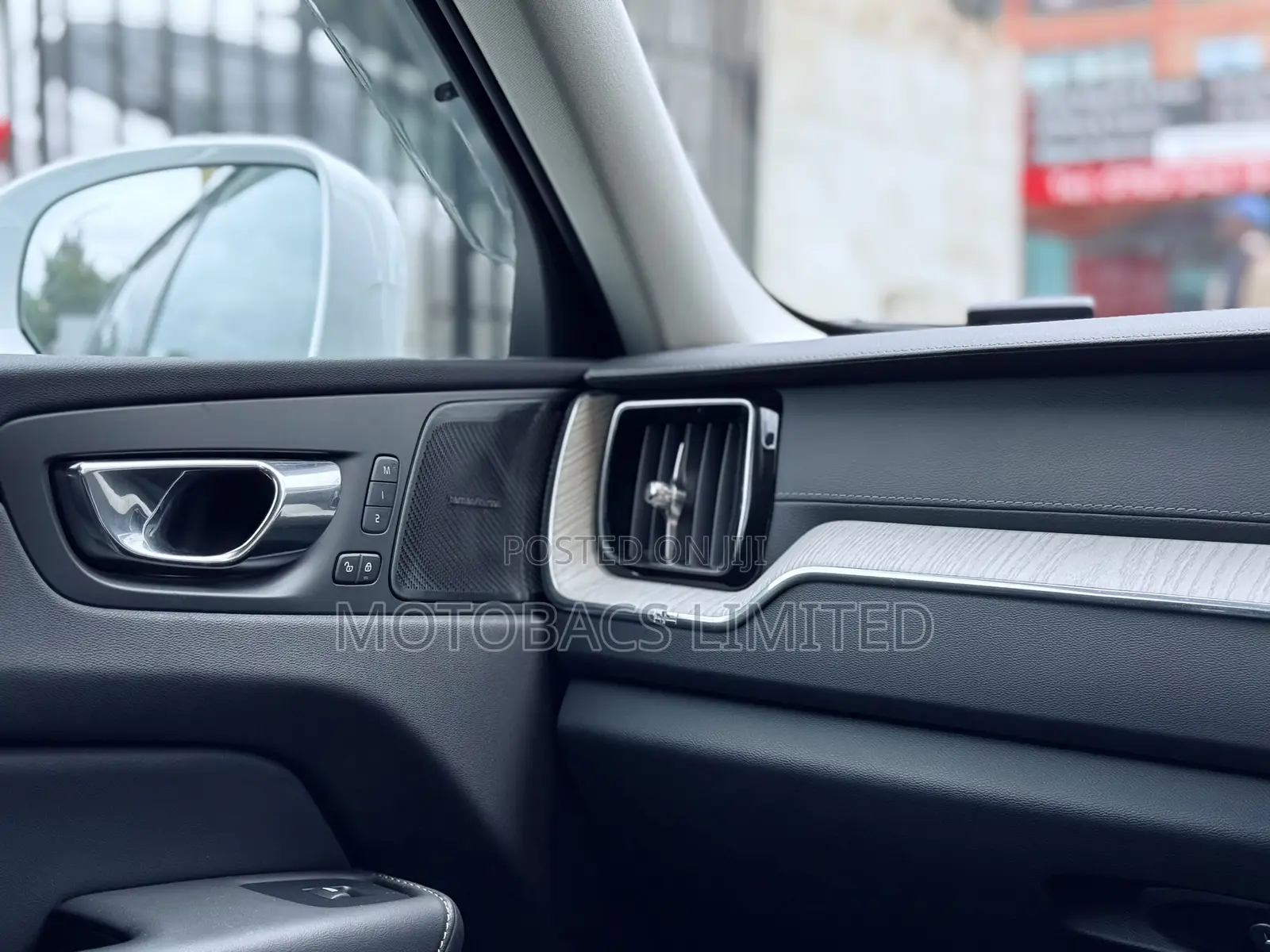 Volvo XC60 T5 Inscription AWD 2019 Pearl