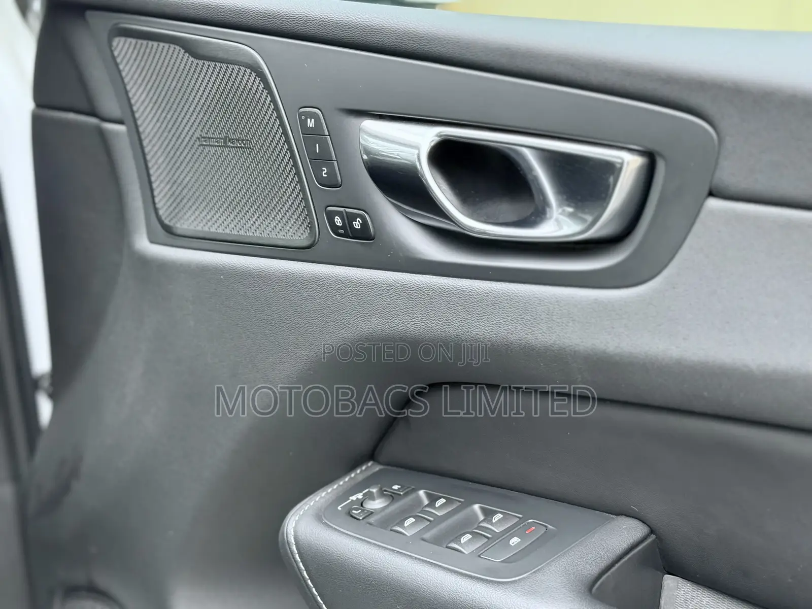 Volvo XC60 T5 Inscription AWD 2019 Pearl