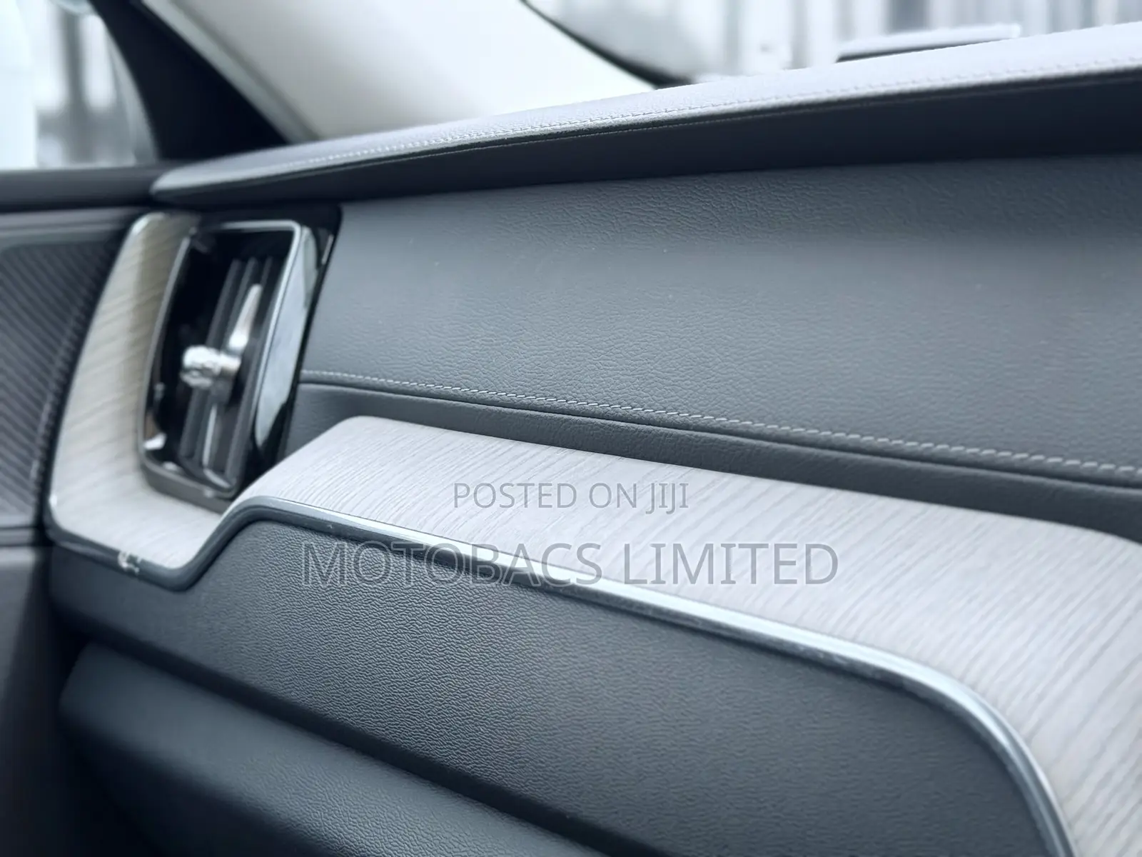 Volvo XC60 T5 Inscription AWD 2019 Pearl