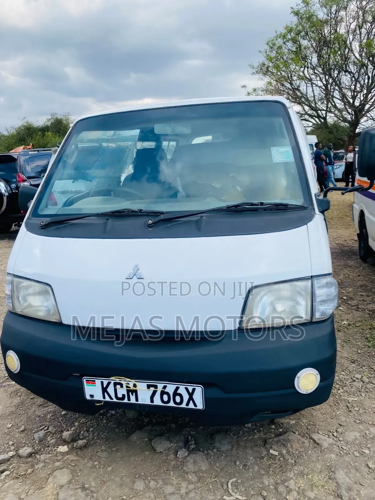 Mitsubishi Delica 2010 White