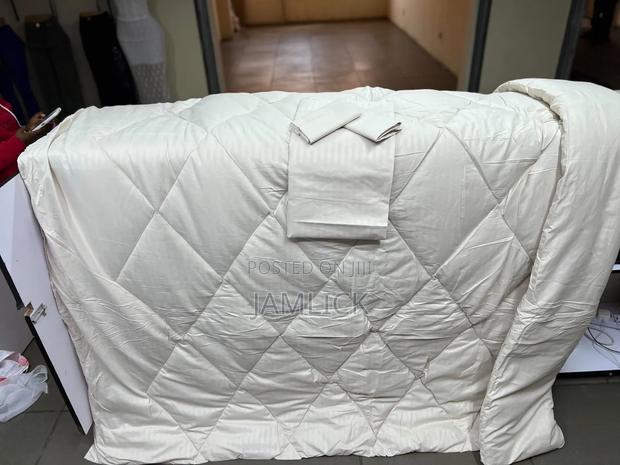 Plain Striped Duvet Set – BR - thumbnail 2