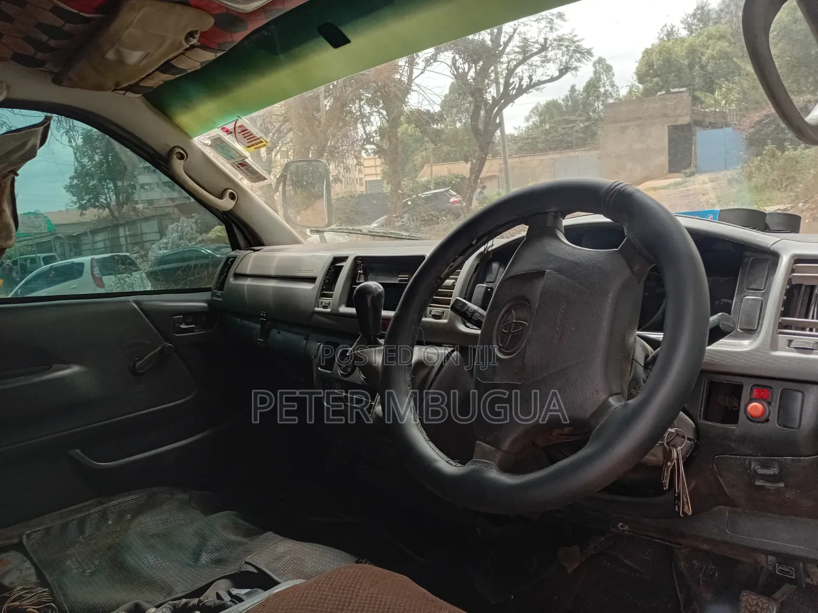 Toyota HiAce 2005 White