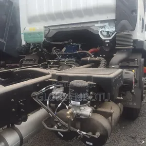 Sinotruk Howo NX 6×4 Rigid