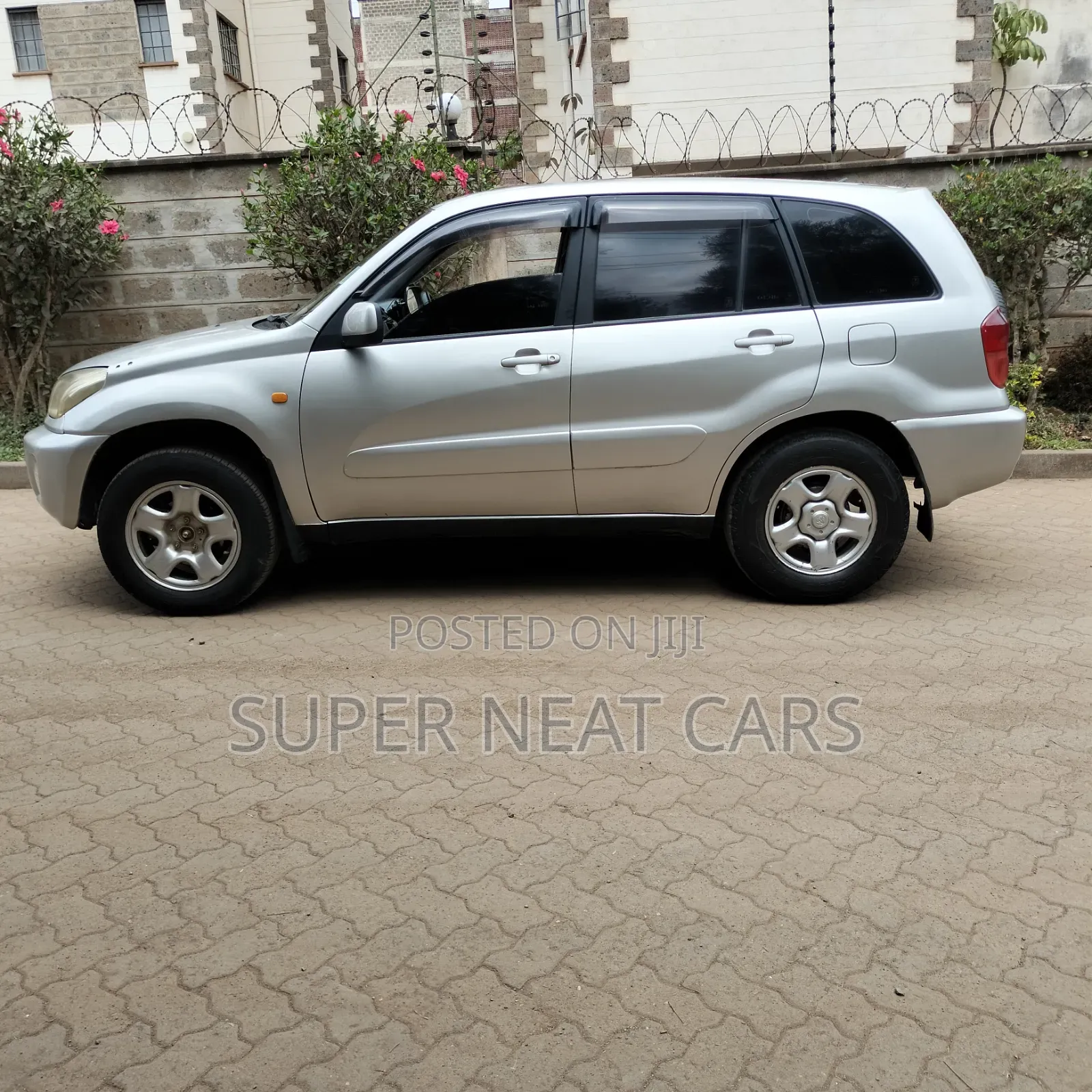 Toyota RAV4 Automatic 2002 Silver