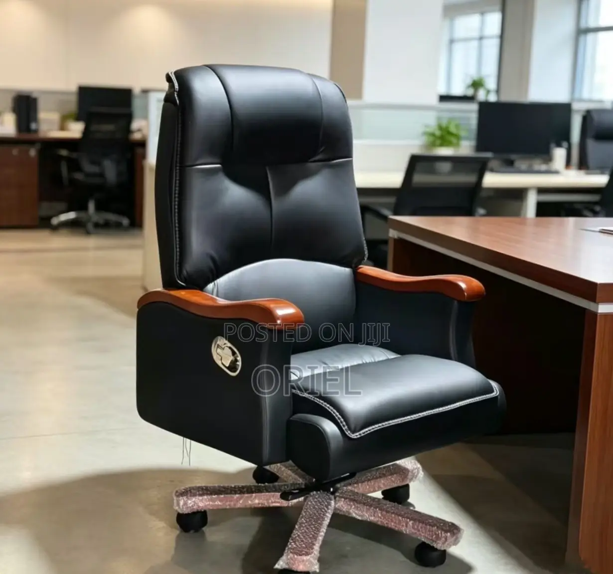 Ergonomic Office Leather Chair : Premium Executive Chair