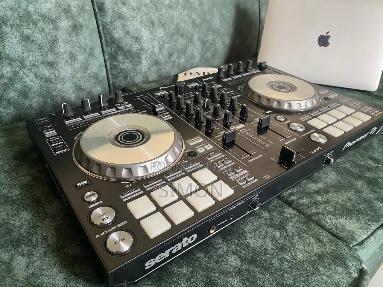 DDJ-Sr2 Controller