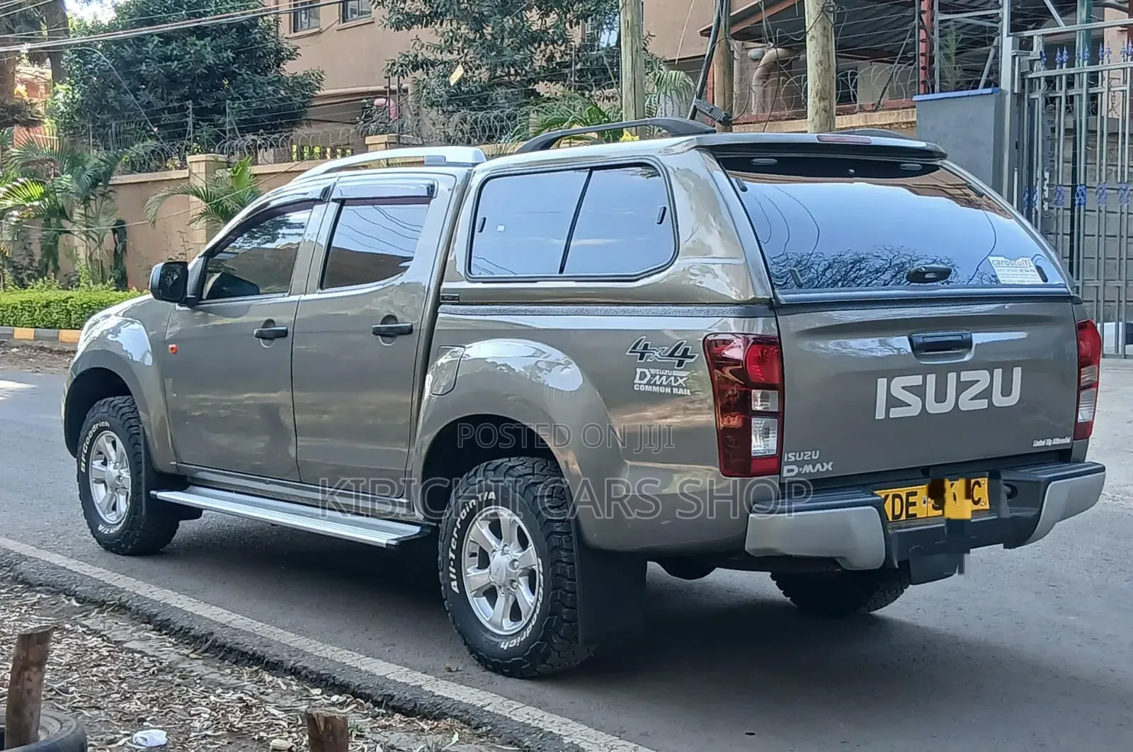 Isuzu D-MAX 2022 Gray