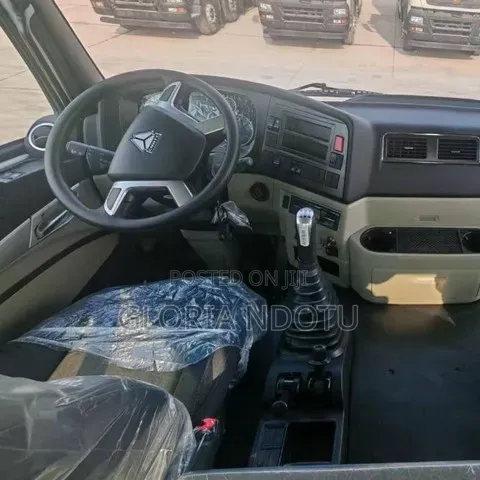Sinotruk Howo NX 6×4 Rigid