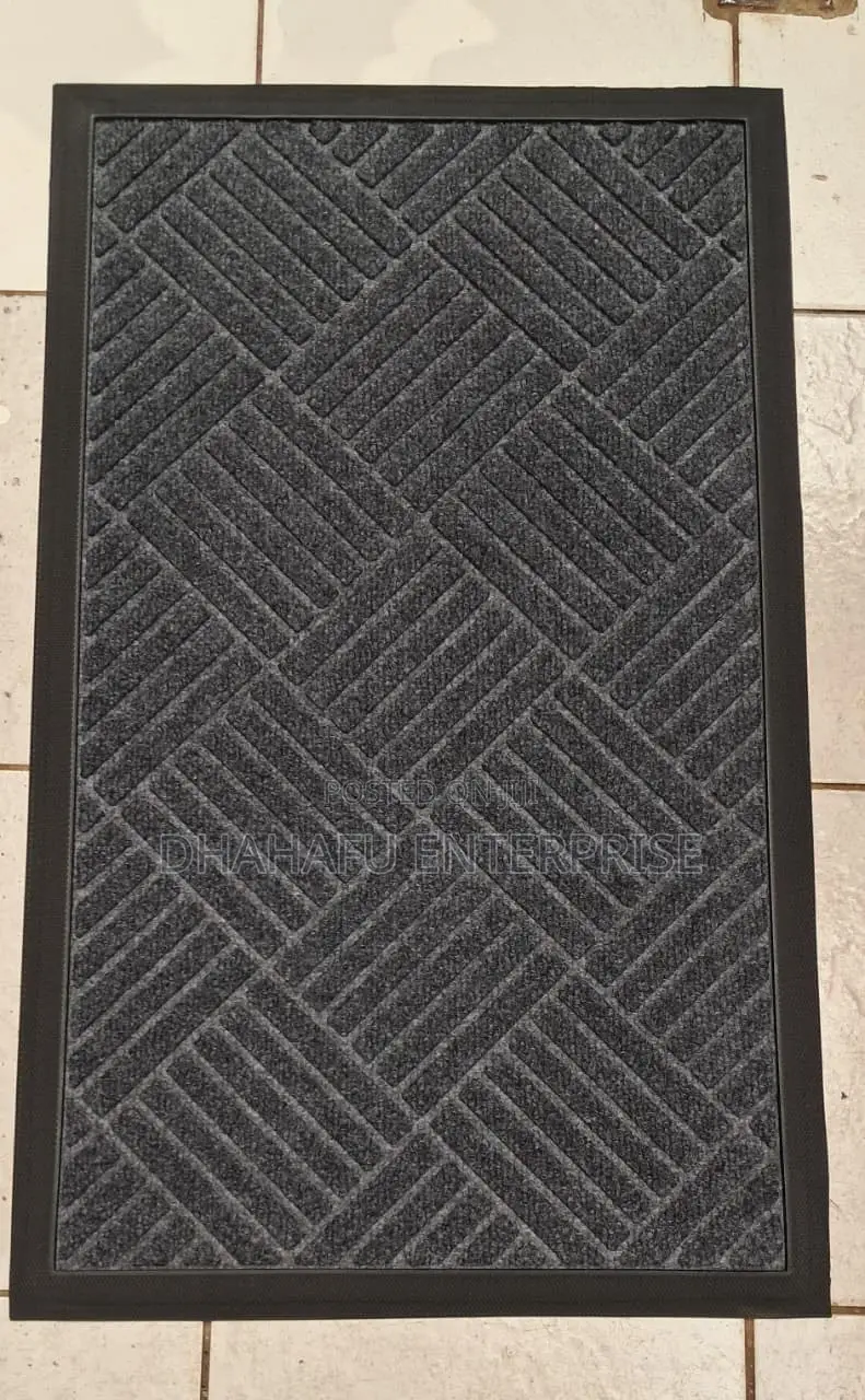 Heavy Duty Non-Slip Rubber Doormat – 46x76cm | Waterproof & Durable