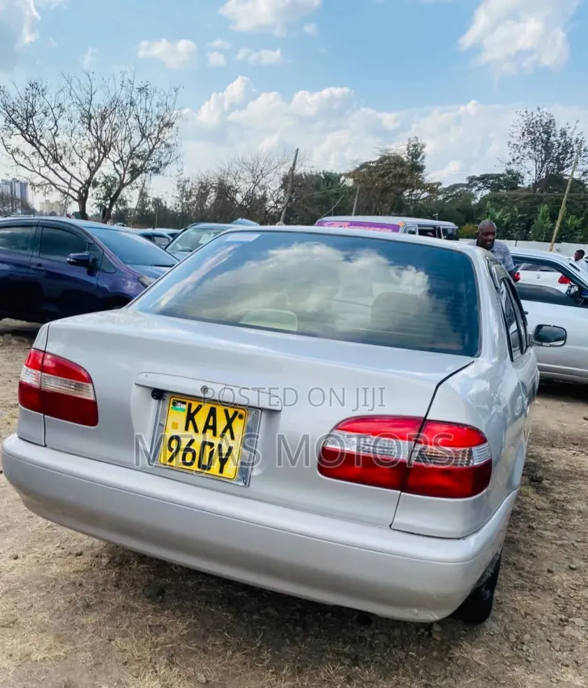 Toyota Corolla 2001 Silver