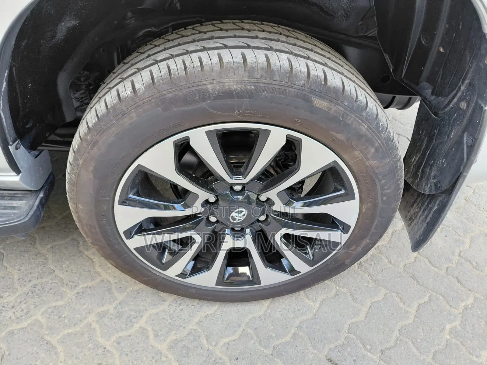 Toyota Land Cruiser Prado 2.8 2019 Silver