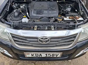 Toyota Hilux 2013 Black