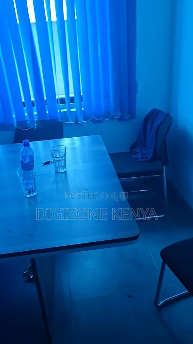 Office Chairs - thumbnail 2