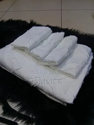 TUFTED DUVET COVER SET – 6×7 - Sn