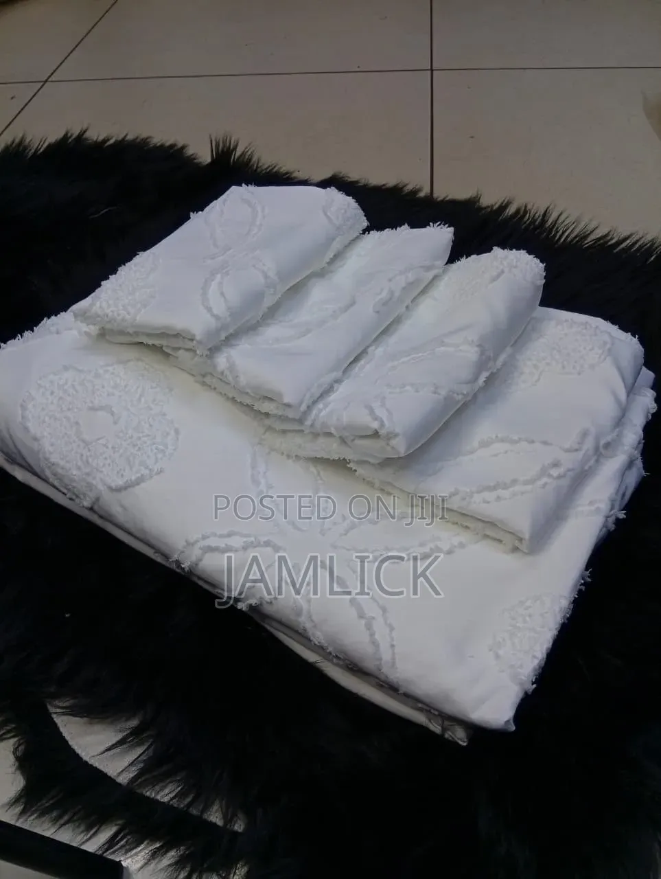 TUFTED DUVET COVER SET – 6×7 - Sn