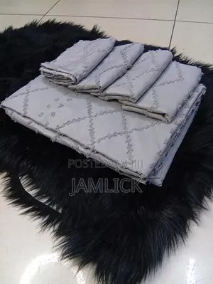 TUFTED DUVET COVER SET – 6×7 - Sn