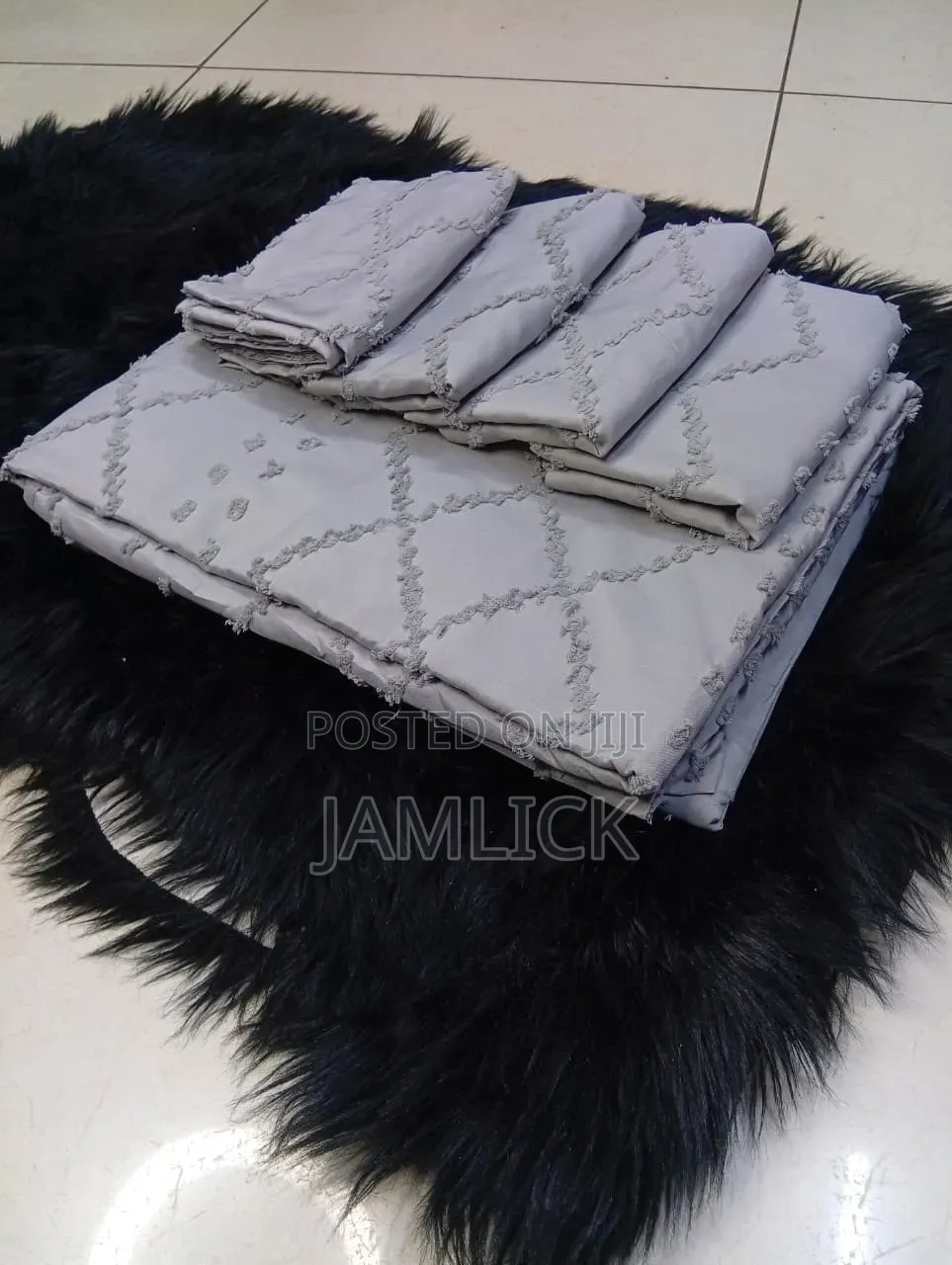 TUFTED DUVET COVER SET – 6×7 - Sn