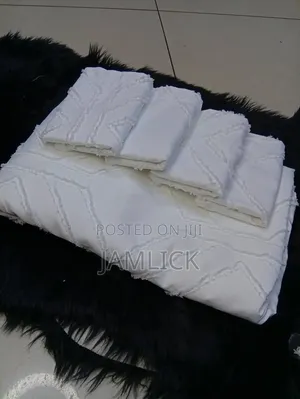 TUFTED DUVET COVER SET – 6×7 - Sn