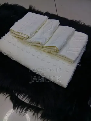 TUFTED DUVET COVER SET – 6×7 - Sn