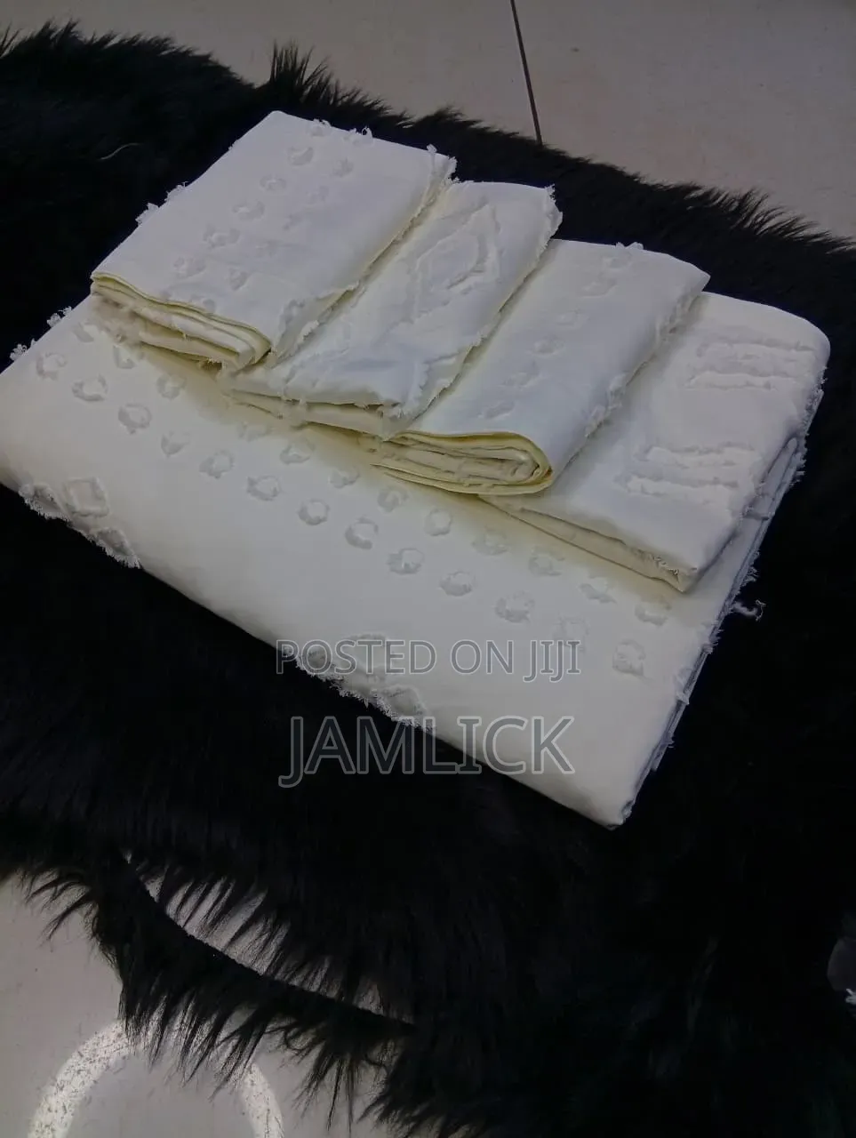 TUFTED DUVET COVER SET – 6×7 - Sn