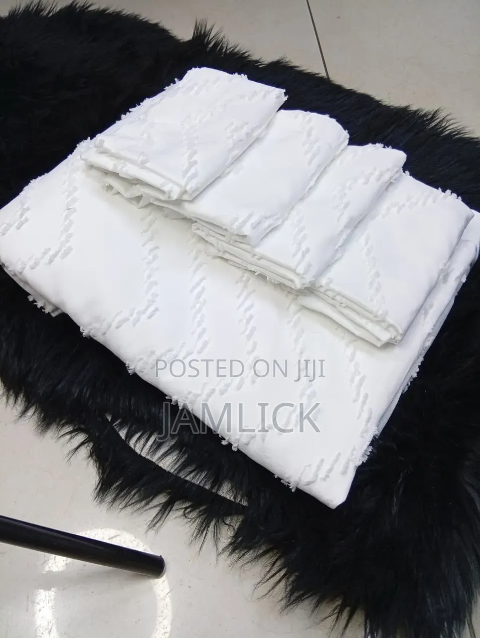 TUFTED DUVET COVER SET – 6×7 - Sn