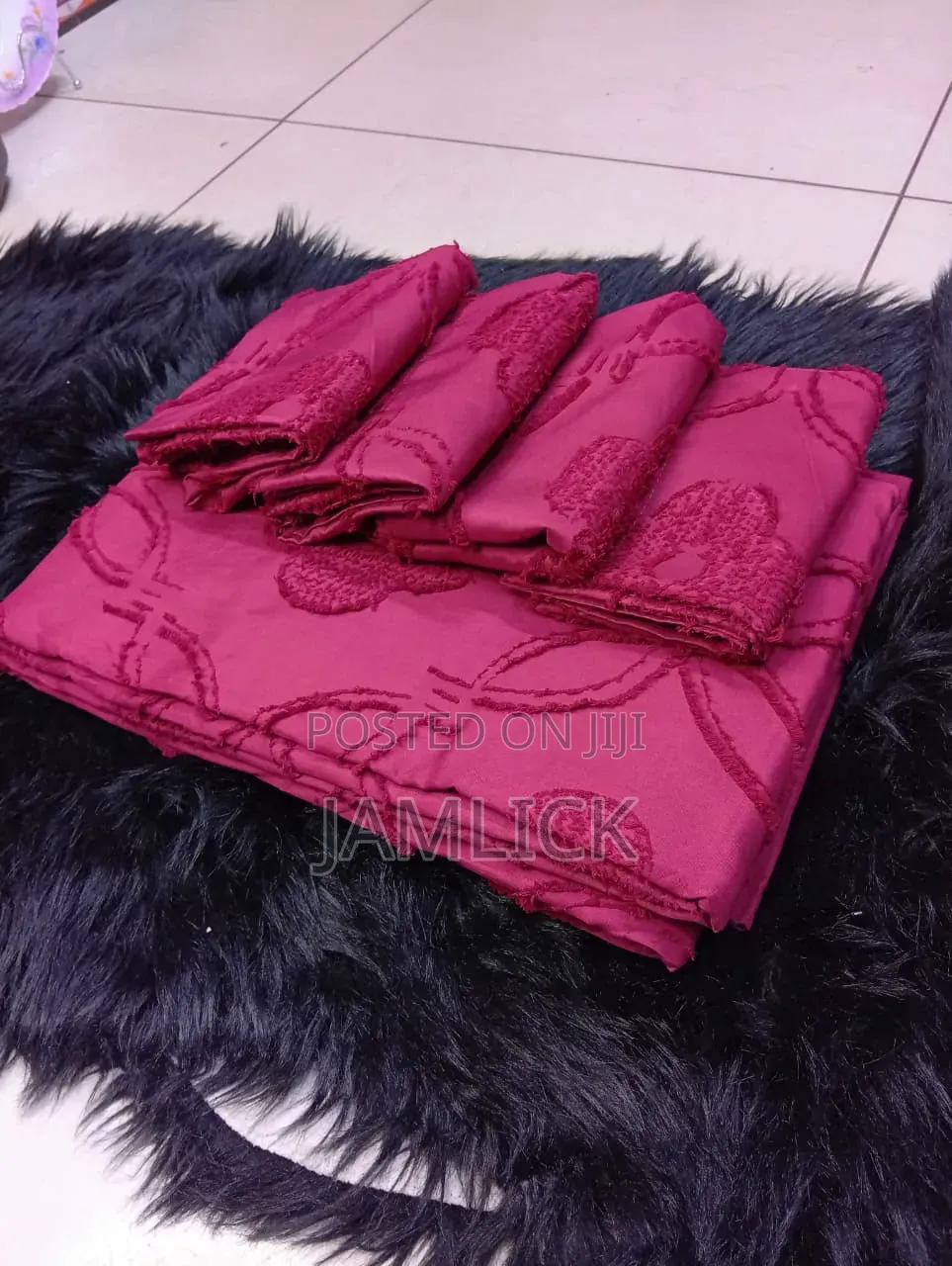 TUFTED DUVET COVER SET – 6×7 - Sn