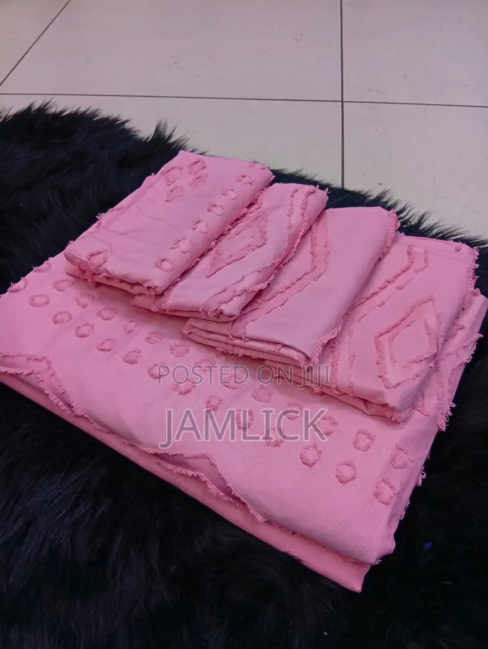 TUFTED DUVET COVER SET – 6×7 - Sn