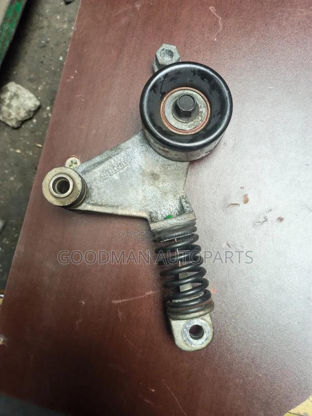 1az Noah/Voxy Tensioner - main view