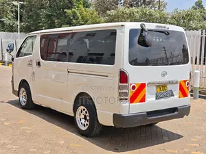 Toyota HiAce 2013 White