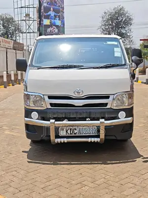 Toyota HiAce 2013 White