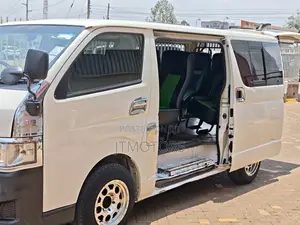 Toyota HiAce 2013 White