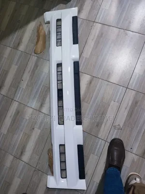 Genuine Isuzu NPR / NQR / Elf / 700p Front Grille
