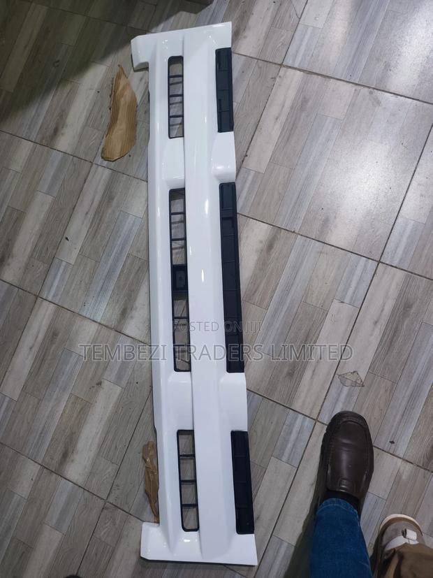Genuine Isuzu NPR / NQR / Elf / 700p Front Grille - main view