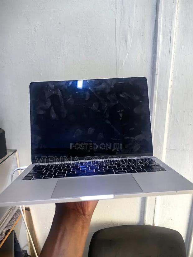Laptop Apple MacBook 2017 8GB Intel Core i5 SSD 128GB