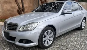 Mercedes-Benz C200 2012 Silver