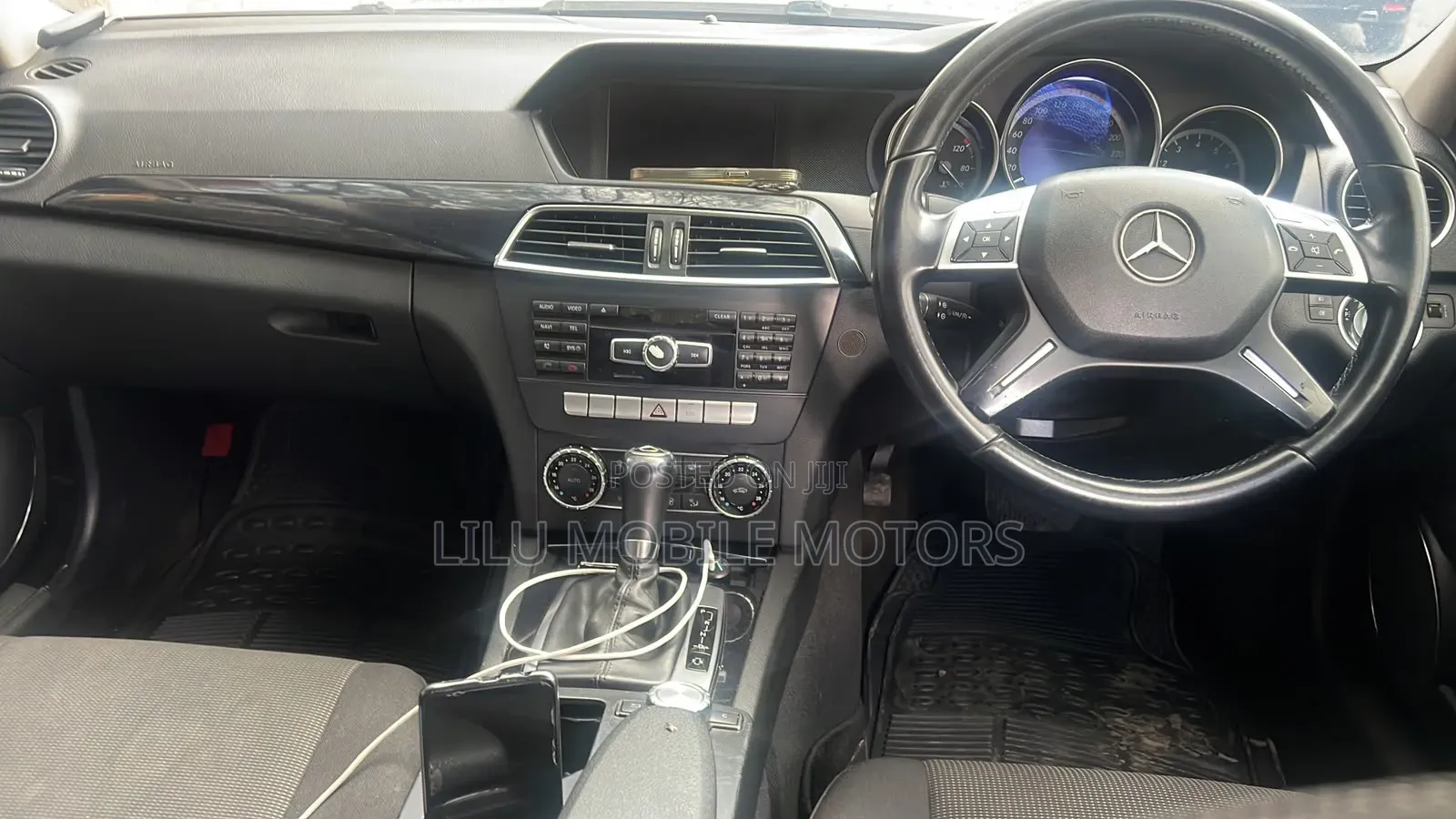 Mercedes-Benz C200 2012 Silver