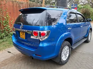 Toyota Fortuner 2012 Blue