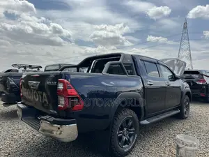Toyota Hilux 2021 Blue