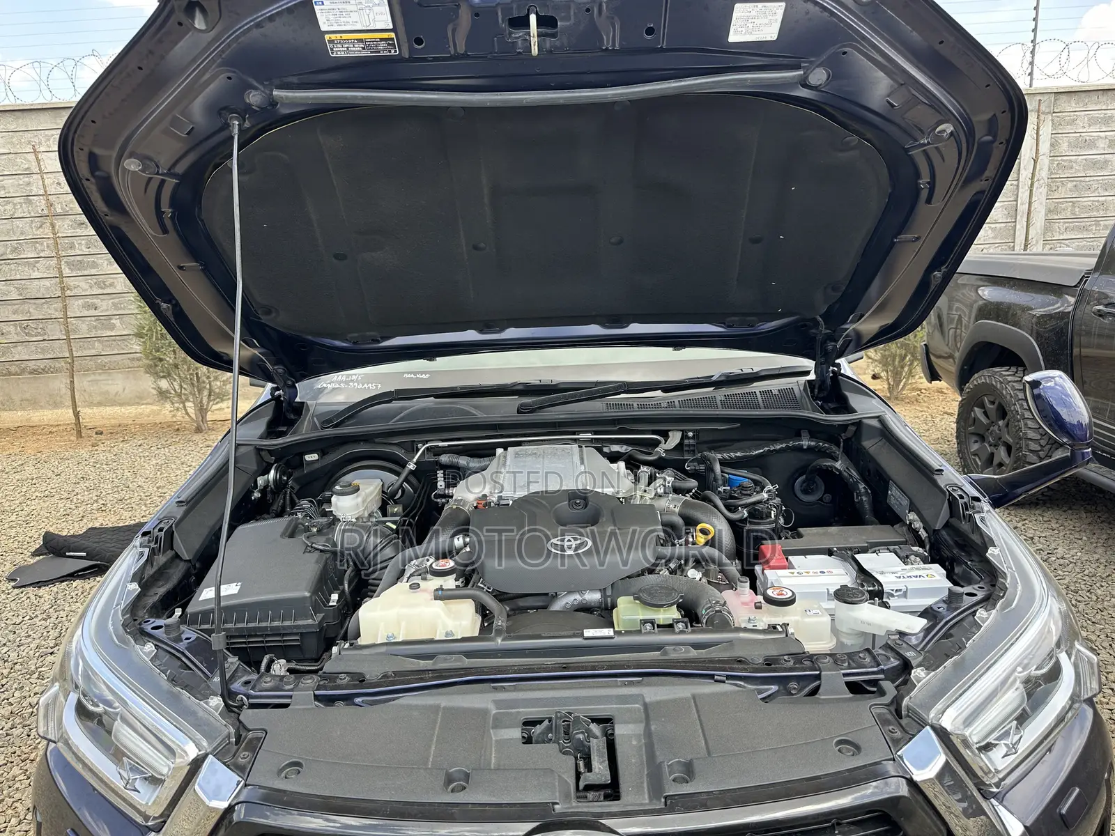 Toyota Hilux 2021 Blue