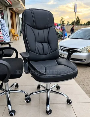 BLQCK Leather Chair