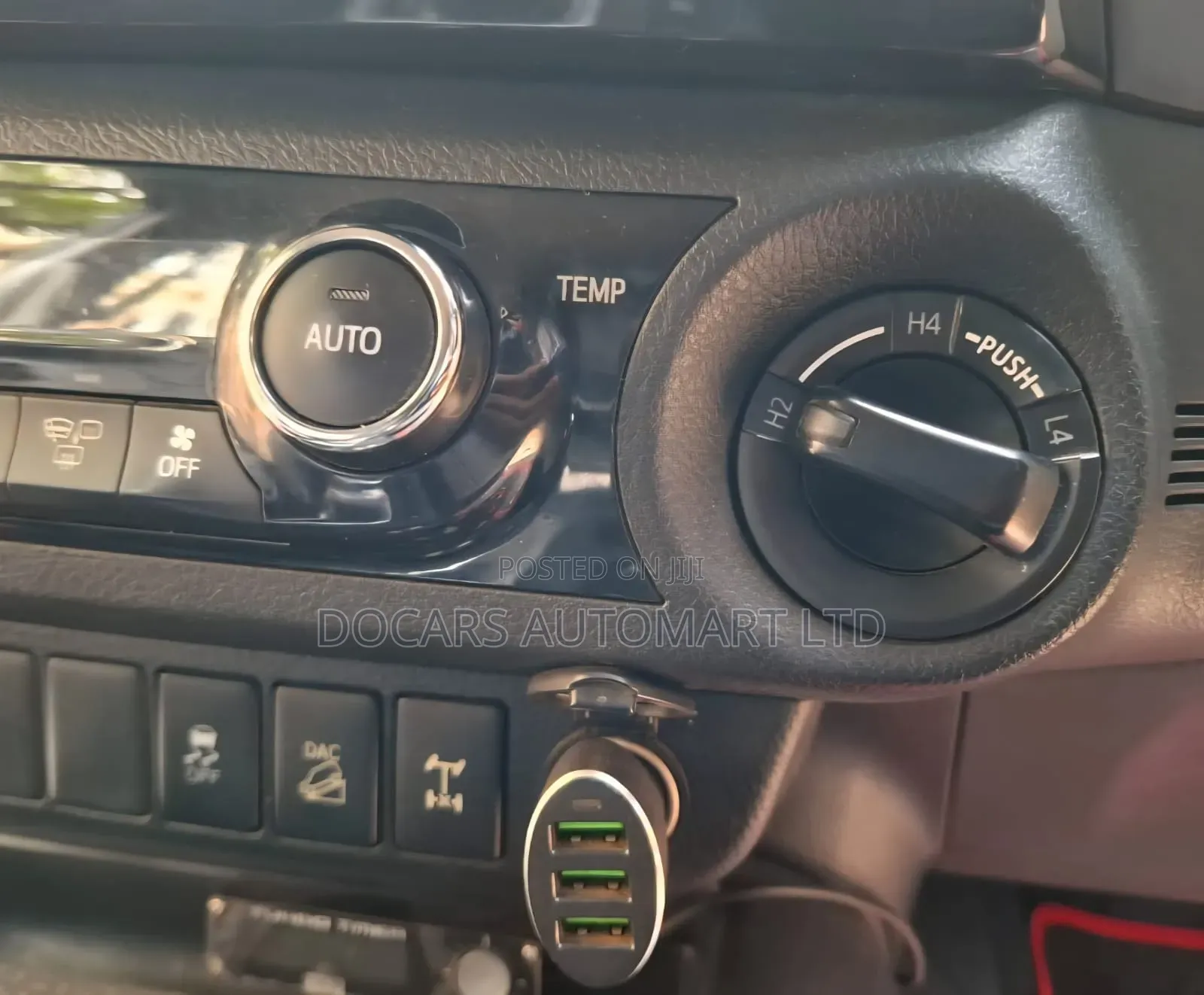 Toyota Hilux 2018 Black